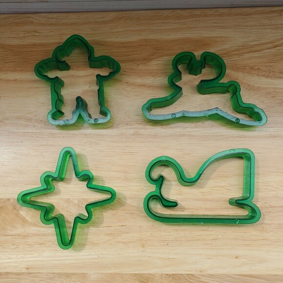 Vintage Green Plastic Christmas Cookie Cutters From 1980s Elf Reindeer Sleigh - Picture 15 of 15